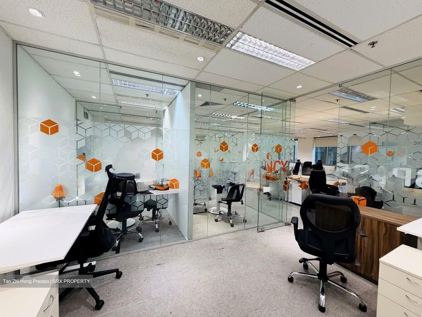 Robinson 112 (D1), Office #588635361